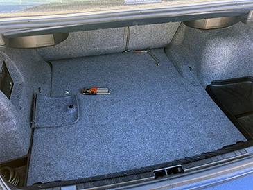 1983�N�@BMW318i M�X�|�[�cPKG �C���f�B�r�W���A��