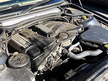 1983�N�@BMW318i M�X�|�[�cPKG �C���f�B�r�W���A��